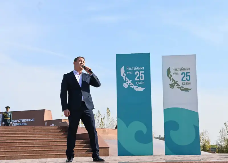 В Кызылорде прошла церемония поднятия Государственного Флага ко Дню Республики (8)