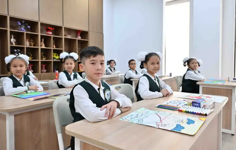 Глава государства ознакомился с деятельностью творческо-инновационной академии «Сыр жұлдыздары» (6)