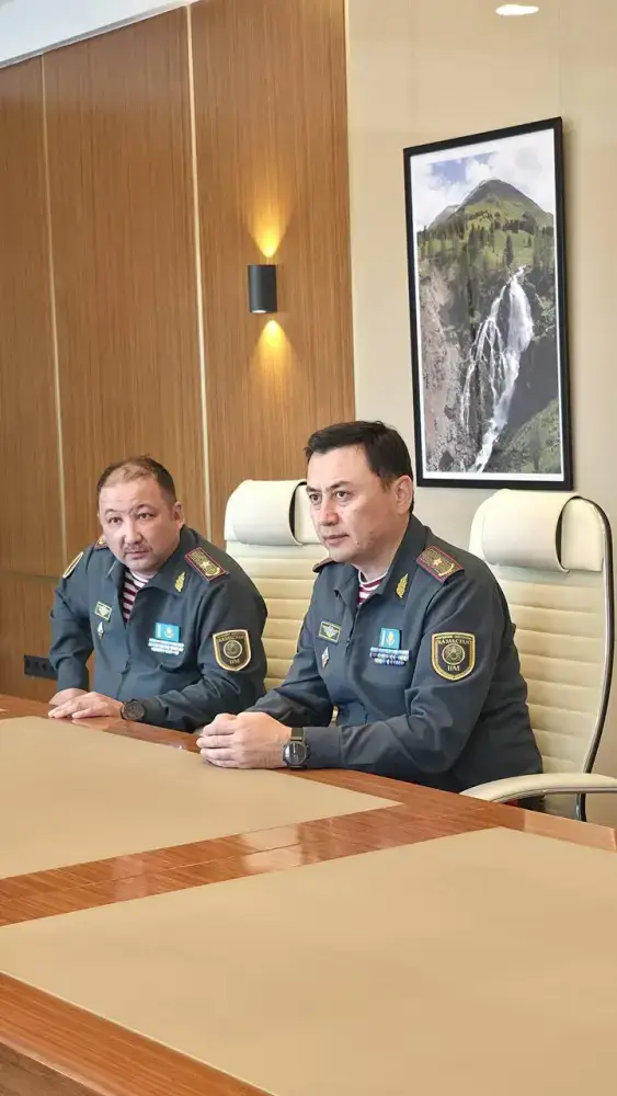 Аким ВКО провел встречу с Главнокомандующим Национальной гвардии (2)