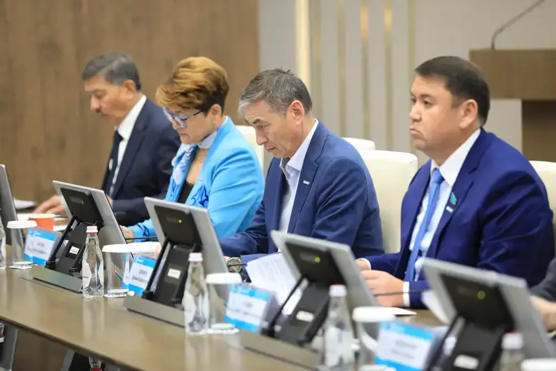 Партия «AMANAT» усиливает контроль за реализацией предвыборной программы в Актюбинской области (6)