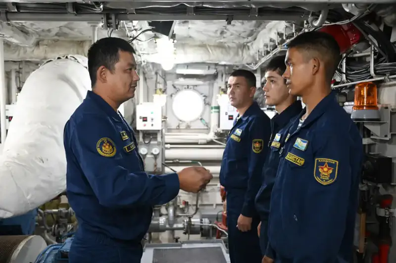 Подготовка кораблей Военно-морских сил Казахстана к зимнему периоду: последствия для готовности флота Астане