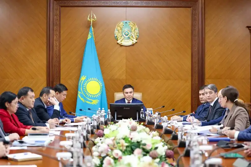 АППАРАТНОЕ СОВЕЩАНИЕ: ОБСУЖДЕНЫ АКТУАЛЬНЫЕ ВОПРОСЫ (6)