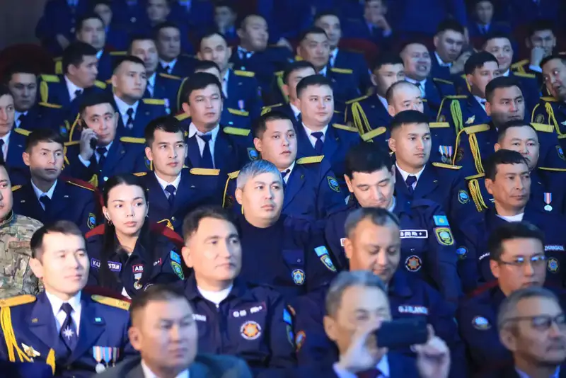 В Актобе прошла торжественная церемония, посвященная 30-летию службы по чрезвычайным ситуациям (2)