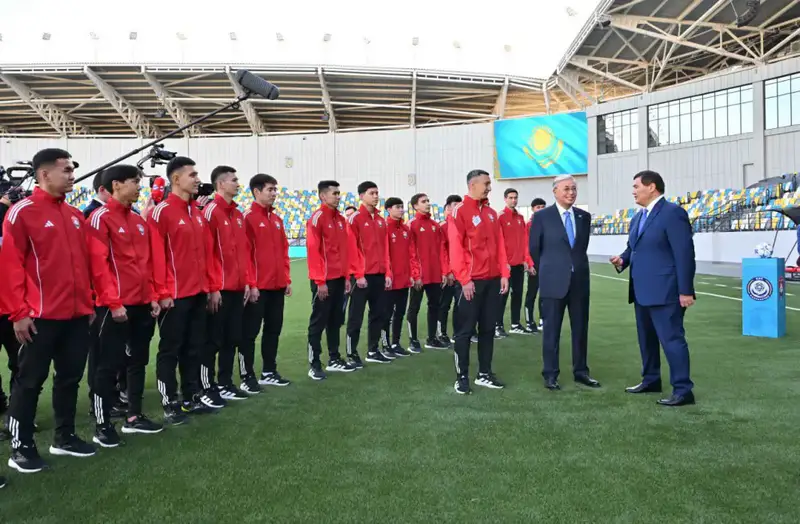 Глава государства посетил Центральный стадион в Кызылорде (5)