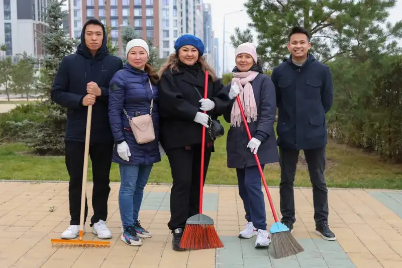 Сотрудники Министерства промышленности и строительства активно участвуют в субботнике в рамках акции «Таза Қазақстан» (5)