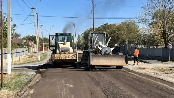 ТУРКЕСТАН: В ТЮЛЬКУБАСЕ ВЕДУТСЯ РЕМОНТНЫЕ РАБОТЫ НА 21 ВНУТРЕННЕЙ УЛИЦЕ (2)