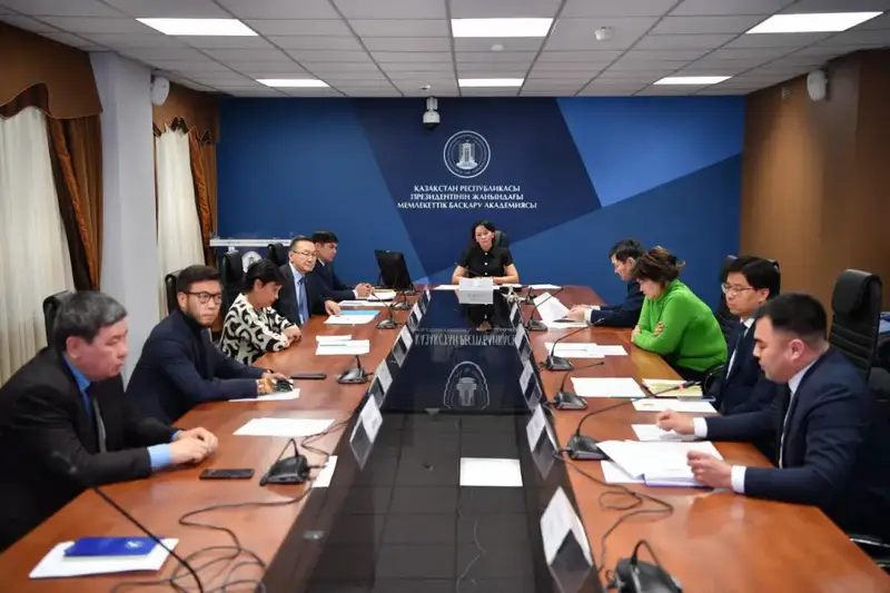 Обсуждение мер по укреплению этических норм на государственной службе в ходе заседания Общественного совета Астане