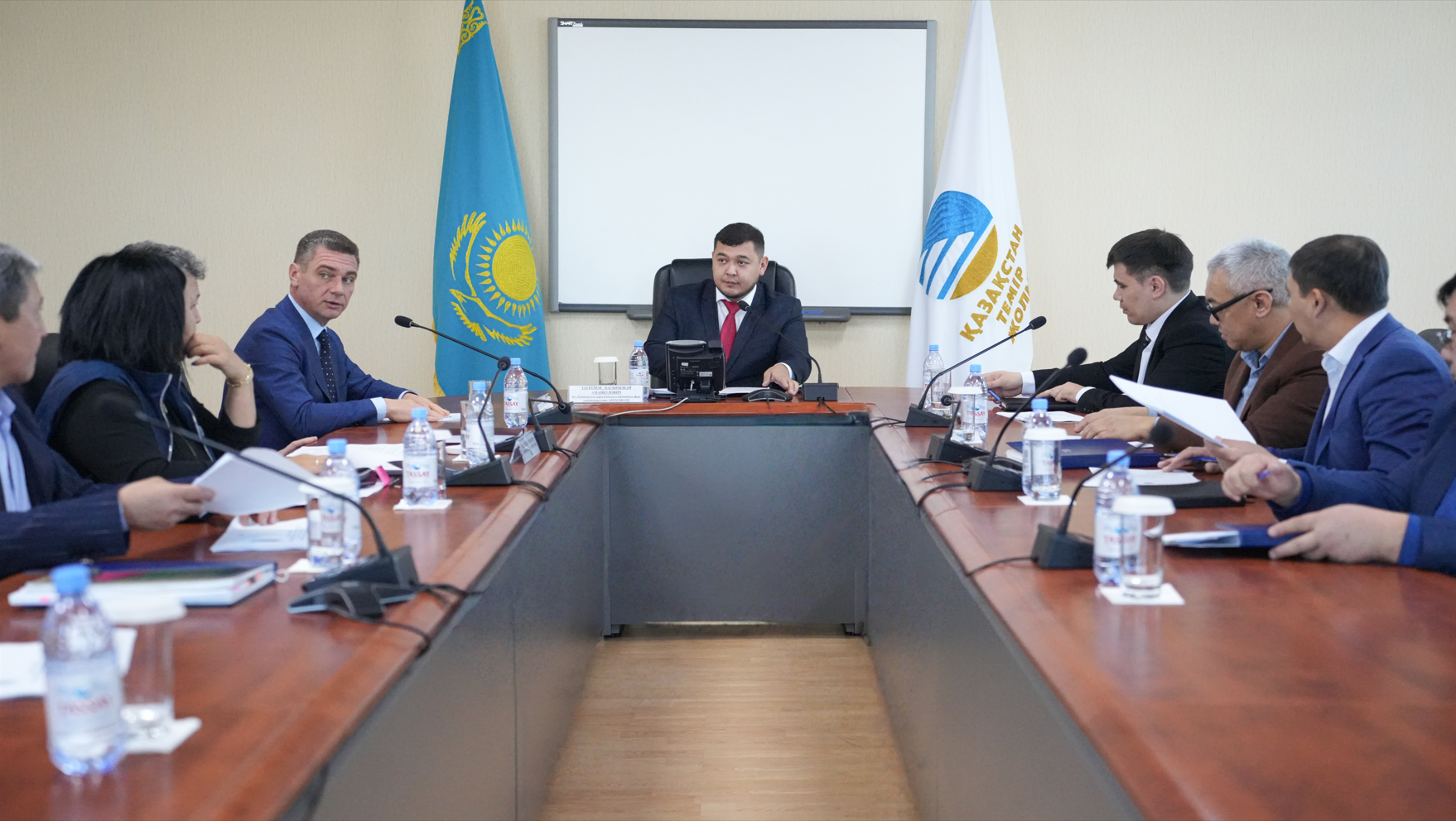 Прошли публичные слушания по заявке АО НК «Қазақстан темір жолы» на утверждение тарифов и тарифной сметы на 2026–2030 годы (4)