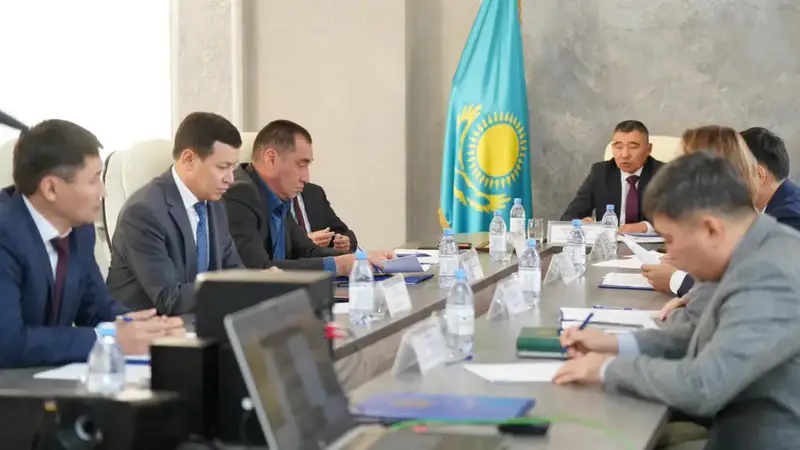 В акимате ВКО рассмотрено дисциплинарное дело по факту нарушения норм служебной этики руководителя управления (4)