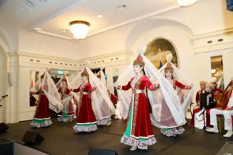 Праздничный концерт Кызылординских артистов завершился в Берне, Швейцария (3)