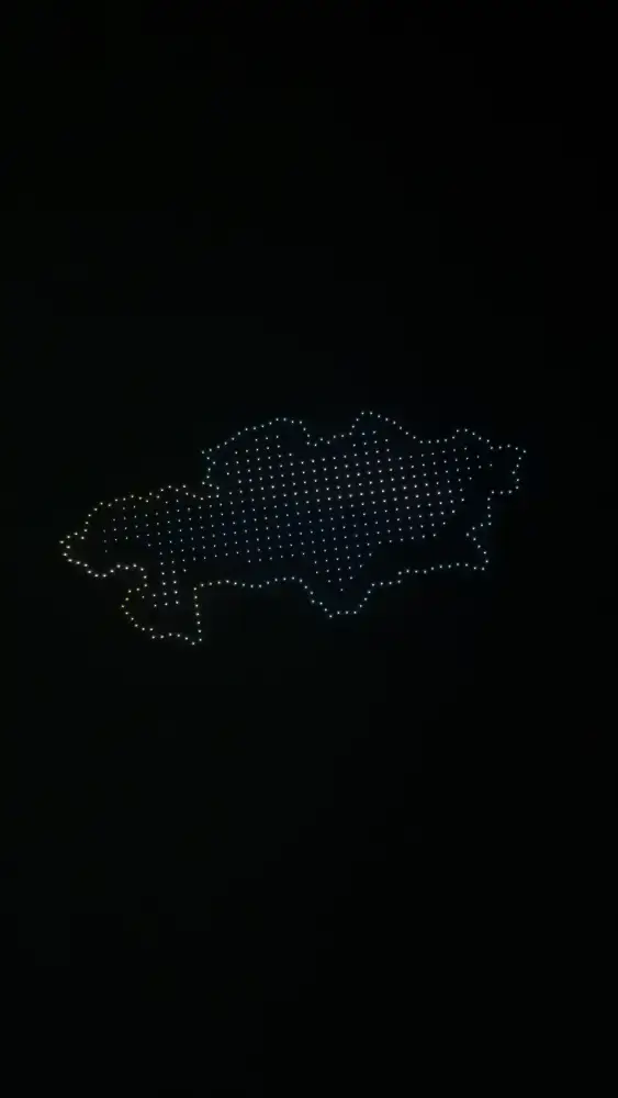 Небо Конаева запело гимн Казахстана (7)