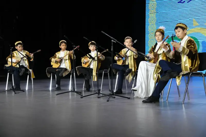 В Астане чествовали опекунов, подаривших детям возможность воспитываться в семье (3)