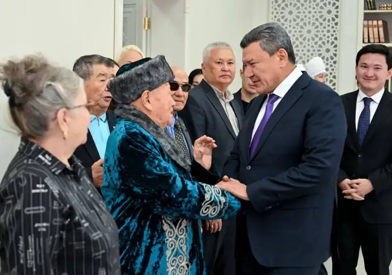 В преддверии Дня Республики прошел обряд тұсау кесу для детей из детского дома (10)