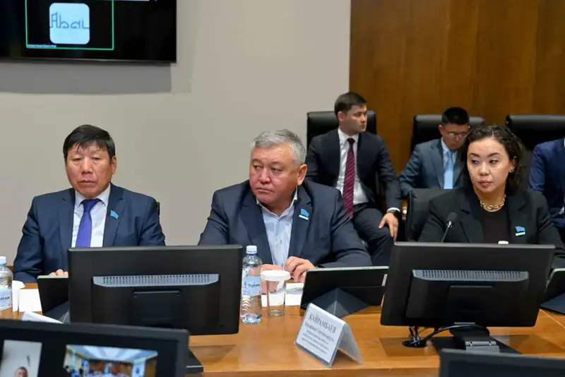 Состоялась внеочередная сессия областного маслихата (2)