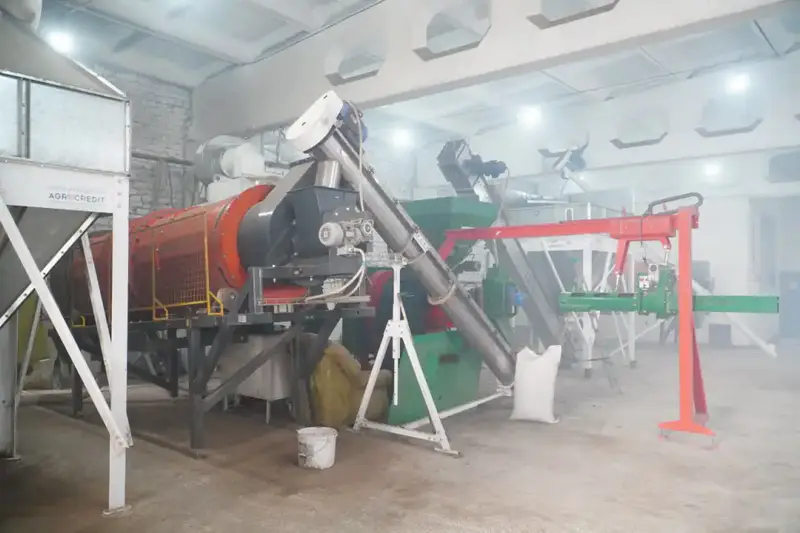 Аким области ознакомился с социальными объектами и новым производством в Аккольском районе (7)