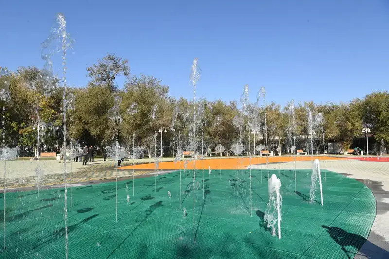 Посадка деревьев в парке имени Коркыт ата с участием акима области Нурлыбека Налибаева Астане