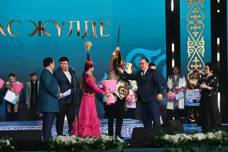 Победителей республиканского айтыса наградили в Астане (6)