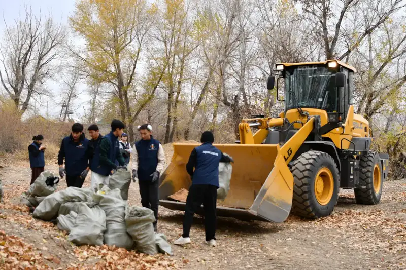 В рамках общенациональной экологической акции «TAZA QAZAQSTAN» в Актобе проведёны общегородские субботники (4)