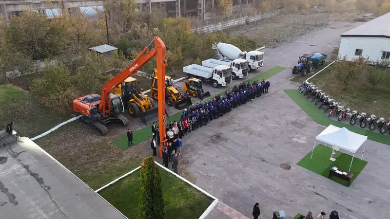 Новую спецтехнику получили водники Алматинской области накануне Дня Республики (3)