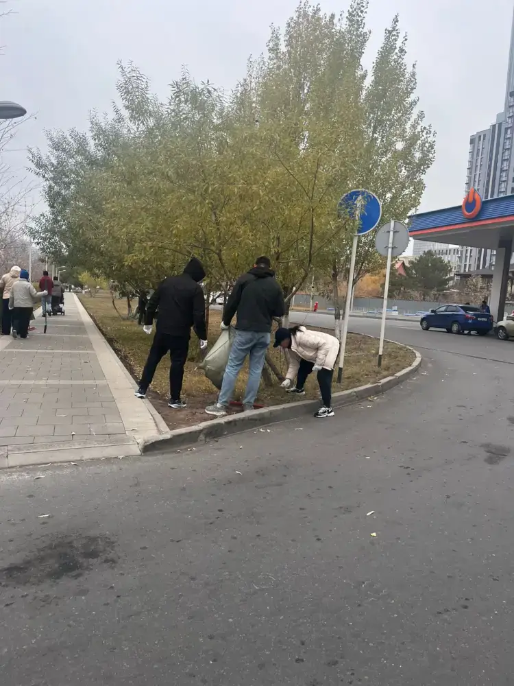 Участие сотрудников МСХ в республиканском субботнике по улучшению экологии Астане