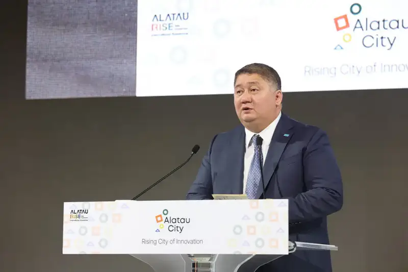 Вице-министр транспорта Талгат Ластаев выступил с докладом на международном форуме ALATAU RISE With Kazakhstan в Сеуле на тему экономики малых высот (3)