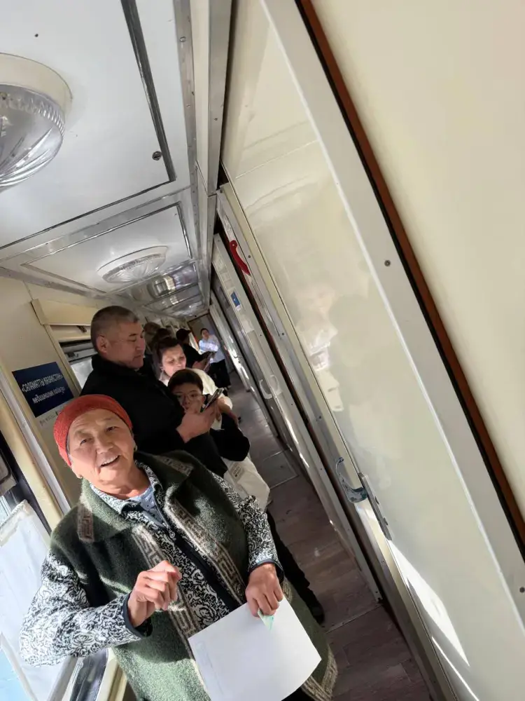 ОКОЛО 3 ТЫСЯЧ ЖИТЕЛЕЙ ОБЛАСТИ ЖЕТЫСУ ПОЛУЧИЛИ ПОМОЩЬ НА МЕДИЦИНСКОМ ПОЕЗДЕ «САЛАМАТТЫ ҚАЗАҚСТАН» (2)