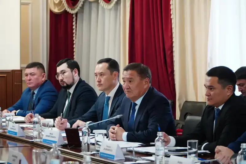 Встреча Марата Ахметжанова с Чэнь Цзинхэ обсуждение проектов по увеличению производства золота и инвестиционного сотрудничества Астане