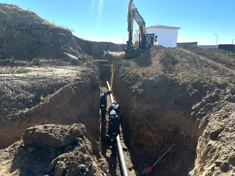 В селе Доскей Бухар-Жырауского района завершают реконструкцию канализационных сетей (6)