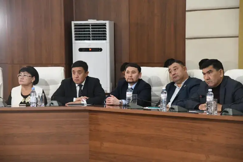 День Республики: в Астане прошла встреча писателей (6)