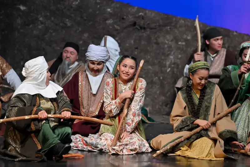 В Кызылорде показали спектакль «Абай айтқан «Еңлік-Кебек» (3)