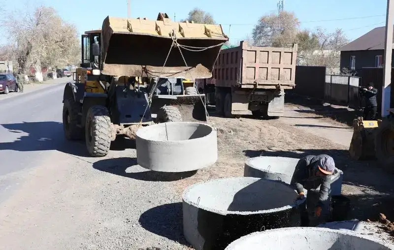 В селе Доскей Бухар-Жырауского района завершают реконструкцию канализационных сетей (5)