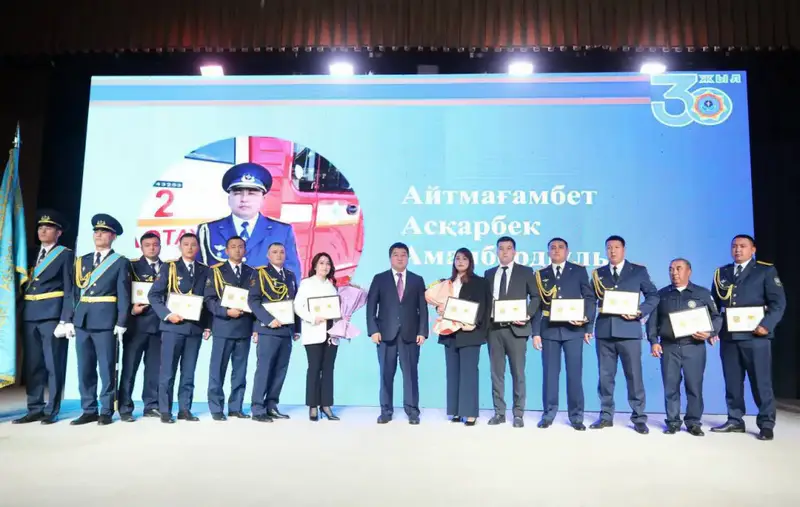 Аким Мангистауской области Нурдәулет Килыбай поздравил спасателей региона с профессиональным праздником (4)