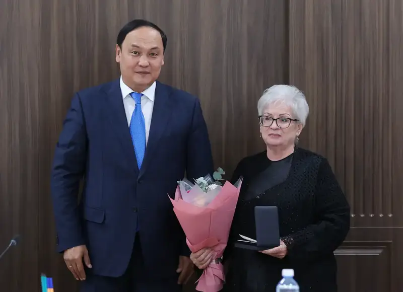 Ербол Карашукеев принял участие в расширенном заседании Совета регионального АНК (9)