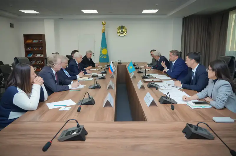 Министр науки и высшего образования РК встретился с делегацией Сибирского отделения Российской академии наук (8)