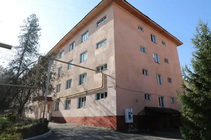 Заместитель акима Алматы Абзал Нукенов проверил ход строительства студенческих общежитий (7)