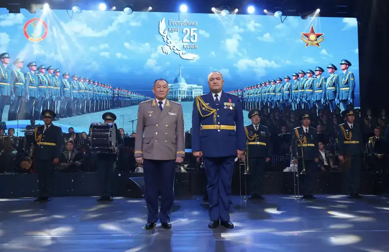 Министр обороны вручил государственные и ведомственные награды военнослужащим Вооруженных сил (5)