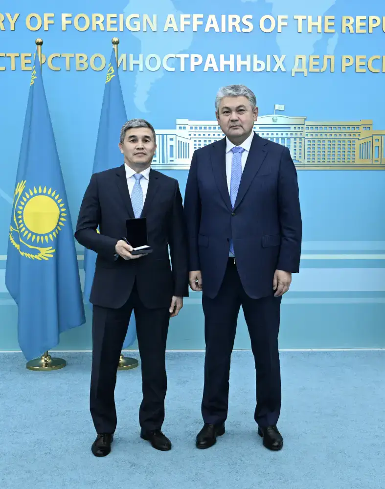 В преддверии Дня Республики в МИД Казахстана состоялось торжественное собрание (10)