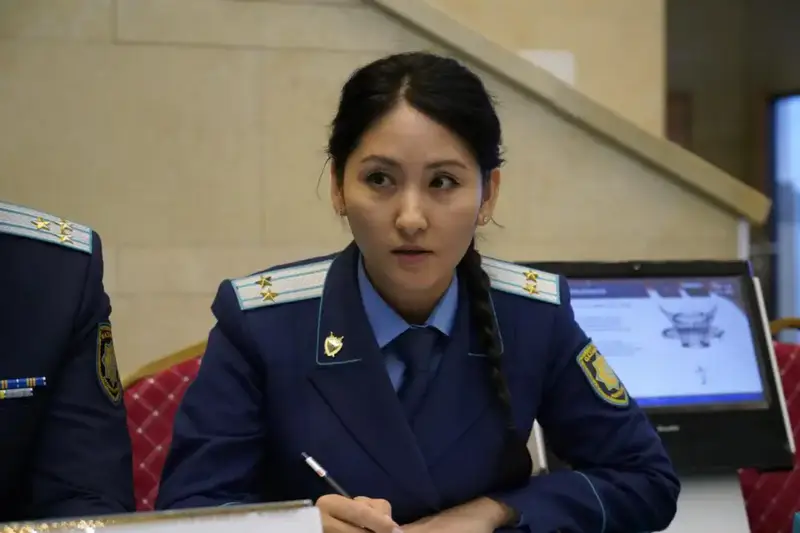 «Народный юрист»: жители столицы получили юридические консультации от специалистов (9)