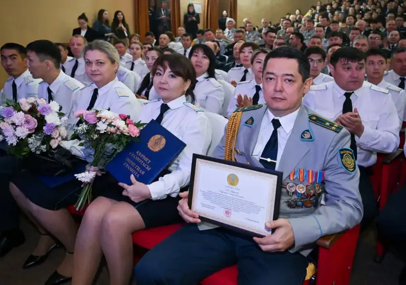 Аким области принял участие в торжественном мероприятии, организованном Департаментом полиции СКО в честь Дня Республики (2)