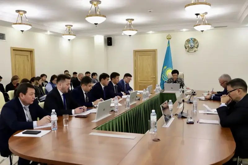 Обсуждение итогов страховых выплат и планов развития в Минтруда Астане