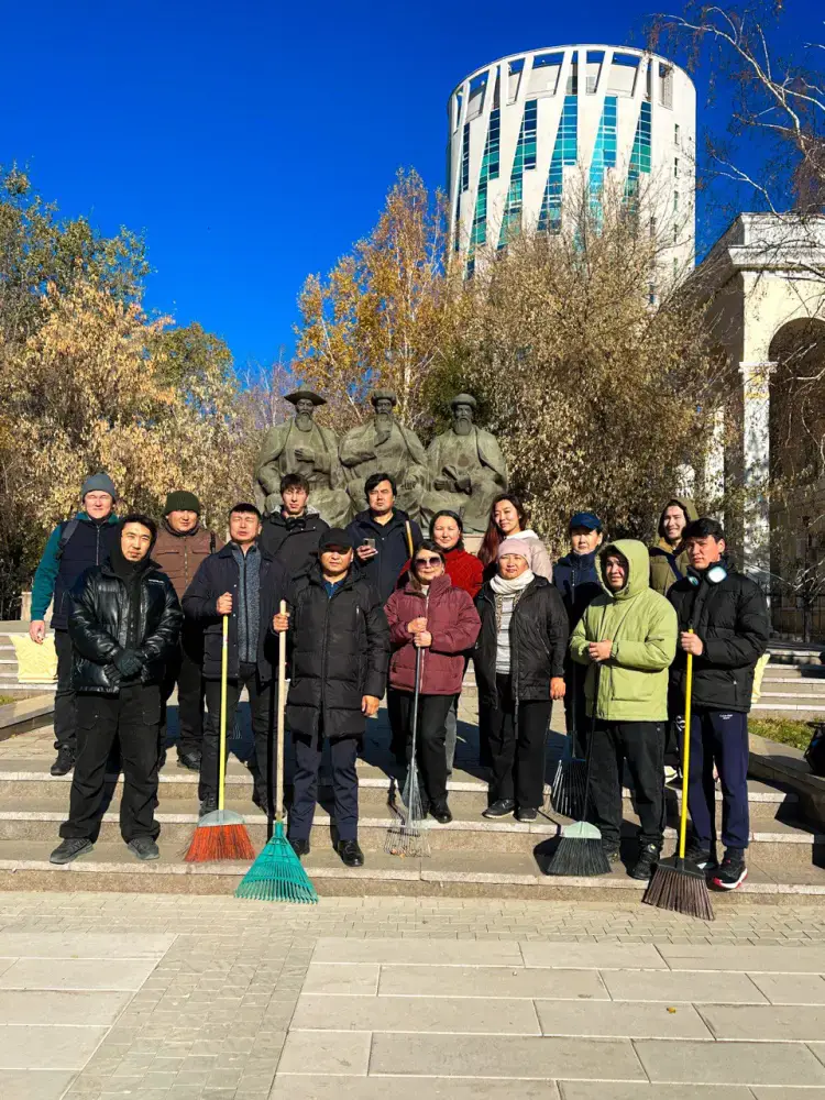 «Таза Қазақстан»: сотрудники столичного музея провели экологическую акцию (5)