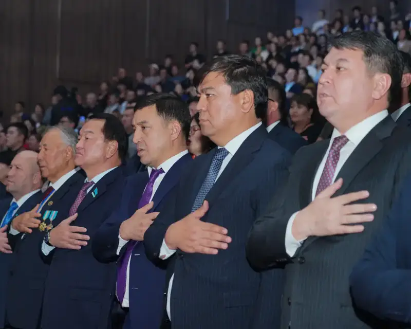 ТҮРКІСТАНДА РЕСПУБЛИКА КҮНІНЕ АРНАЛҒАН «ҚЫРАН ЕЛІМ –ҚАЗАҚСТАНЫМ» САЛТАНАТТЫ ІС-ШАРАСЫ ӨТТІ (6)