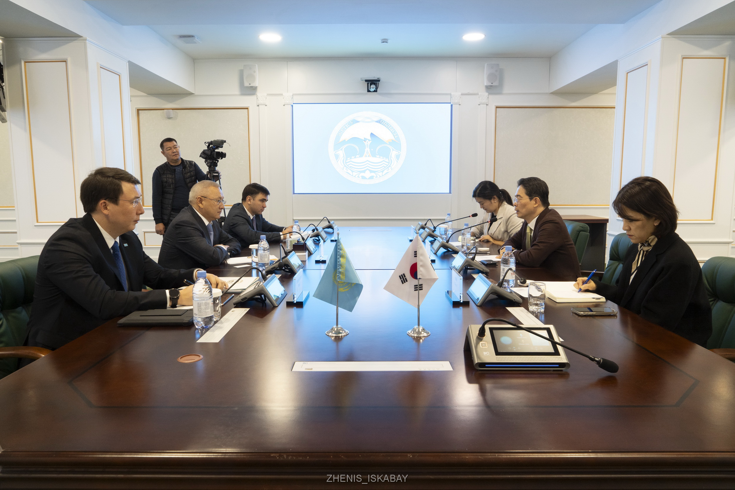 Бейбит Исабаев встретился с Генеральным консулом Республики Корея в Алматы (2)