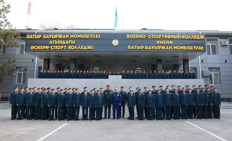 Встреча министра обороны с кадетами колледжа: шаг к усилению военной подготовки молодежи Астане