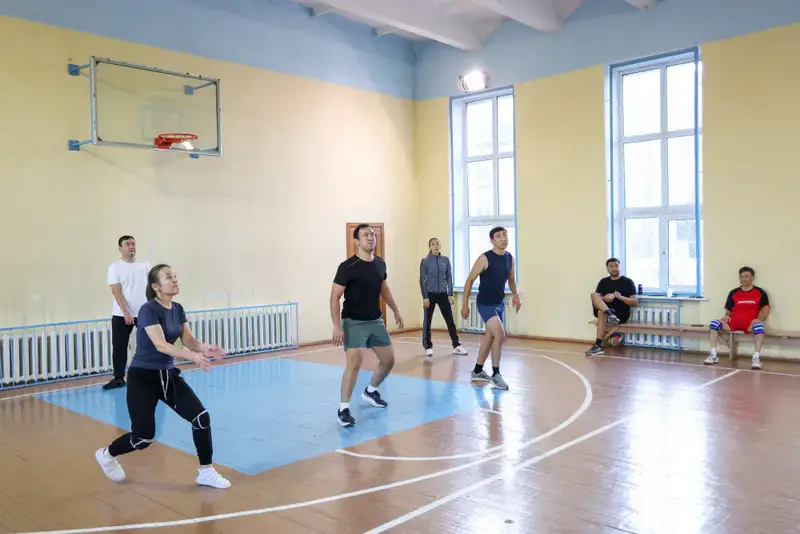 В преддверии празднования Дня Республики в Академии правосудия при Высшем Судебном Совете состоялся товарищеский турнир по волейболу (4)