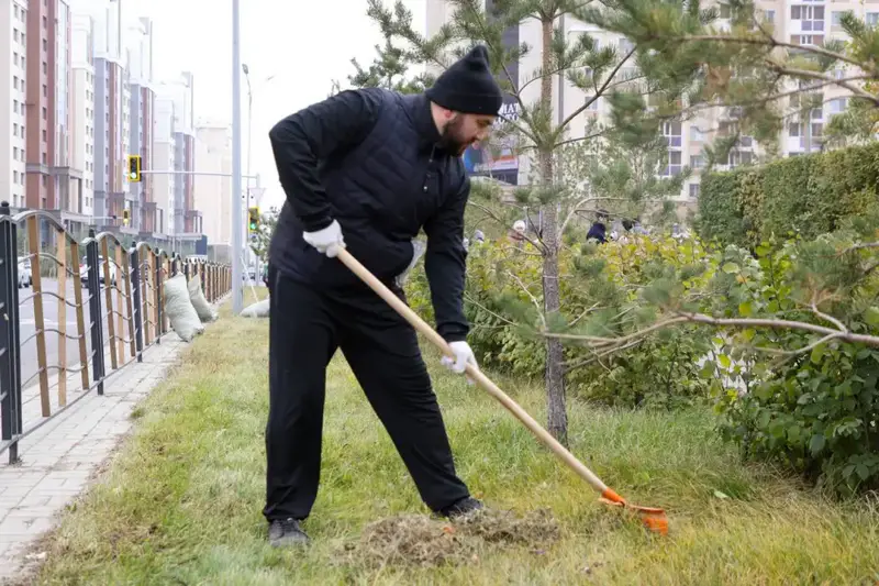 Сотрудники Министерства промышленности и строительства активно участвуют в субботнике в рамках акции «Таза Қазақстан» (3)