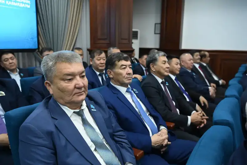 Глава региона встретился с председателями маслихатов (7)