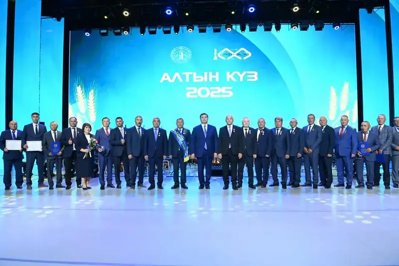 В Кызылорде состоялось торжественное мероприятие «Золотая осень-2025» (10)