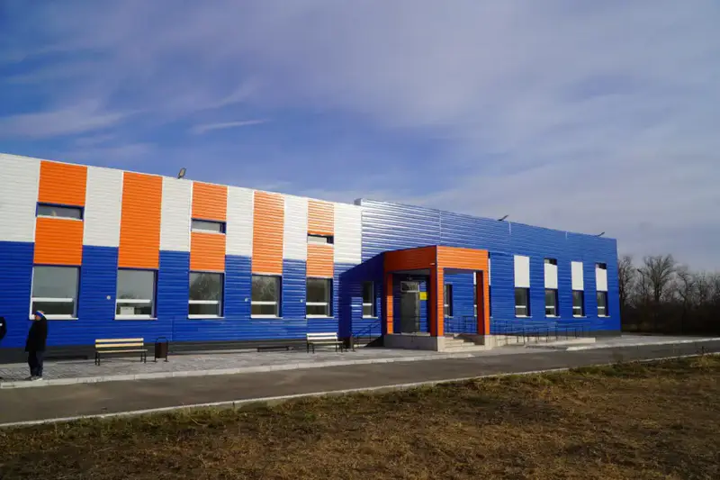 Аким области ознакомился с социальными объектами и новым производством в Аккольском районе (5)