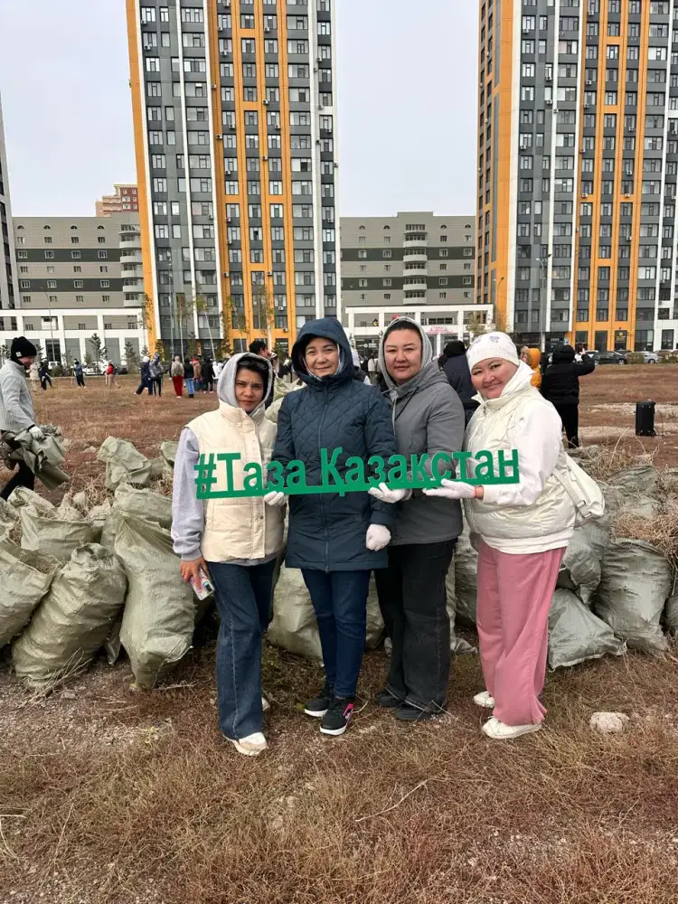 Экологическая акция в Астане: студенты формируют ответственность и единство среди молодежи Астане